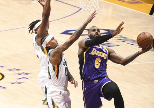 NBA-爱德华兹45分准绝杀尼克斯，森林狼加时逆转登顶东部